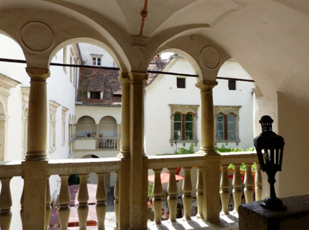 Innenhof des Krebsenkellers in Graz