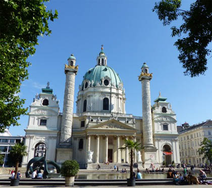 Karlskirche in Wien, erbaut von Bernhard Fischer von Erlach