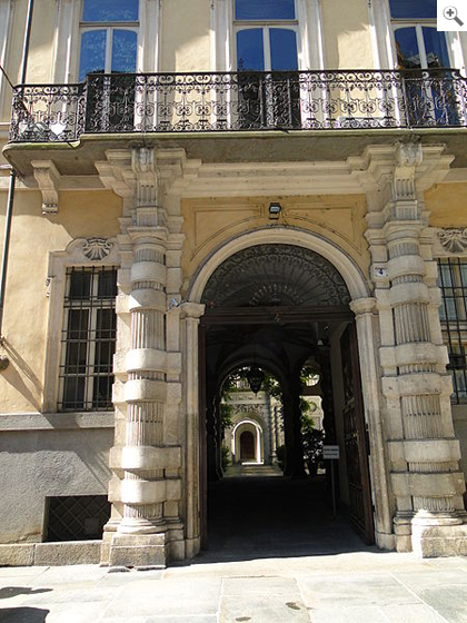 Portal zum Palazzo Asinari in Turin.