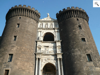 Triumphbogen Castel Nuovo Neapel
